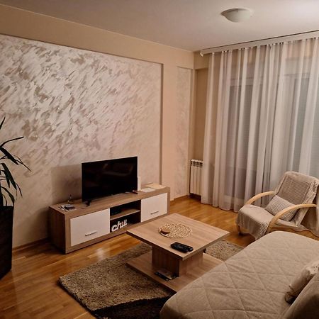 Apartamento San Čačak Exterior foto