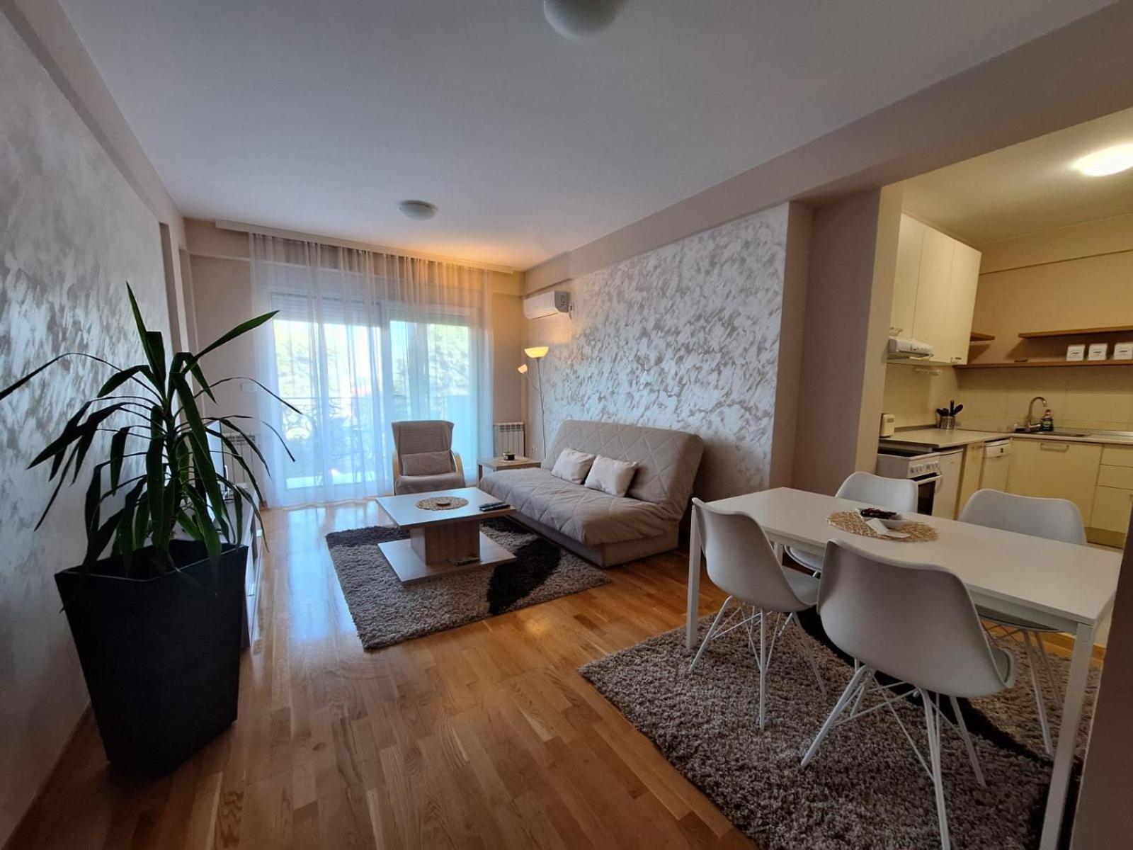 Apartamento San Čačak Exterior foto